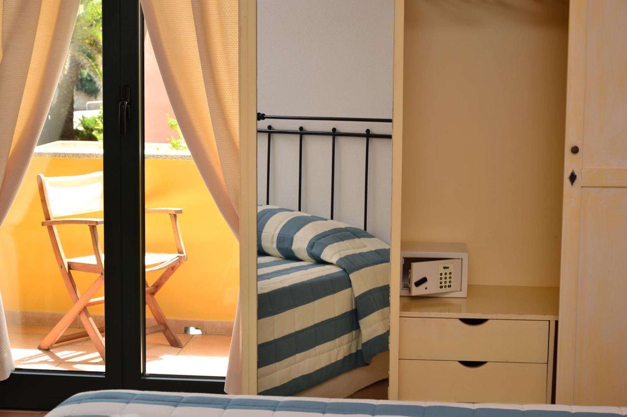 Hotel Villa Del Parco La Maddalena  Pokoj fotografie