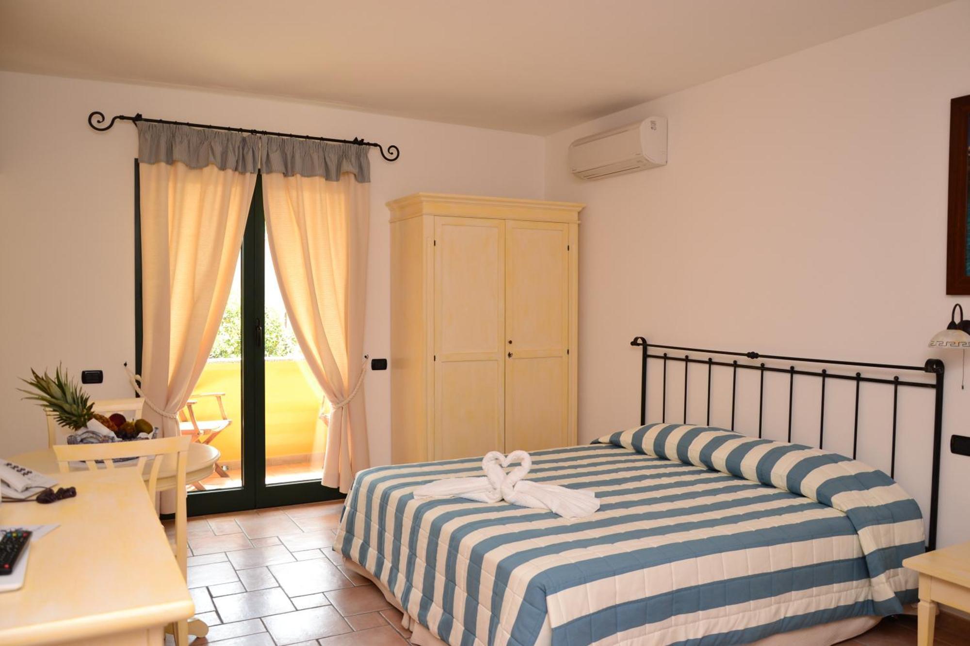 Hotel Villa Del Parco La Maddalena  Pokoj fotografie