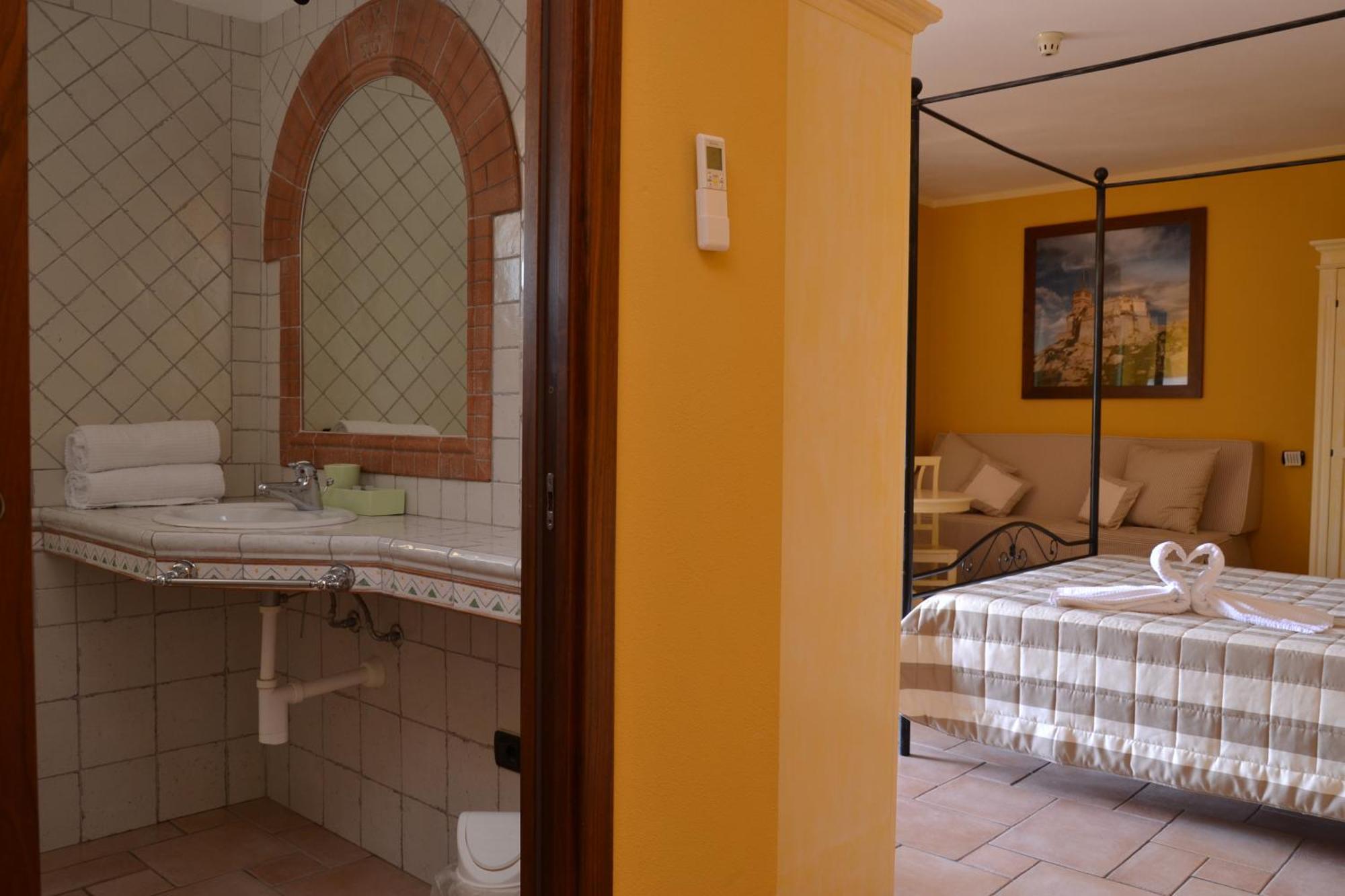 Hotel Villa Del Parco La Maddalena  Pokoj fotografie
